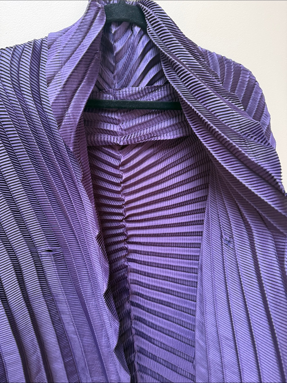 Rare Issey Miyake Pleated Jacket in Deep Purple Size 2 - Picture 7 of 9